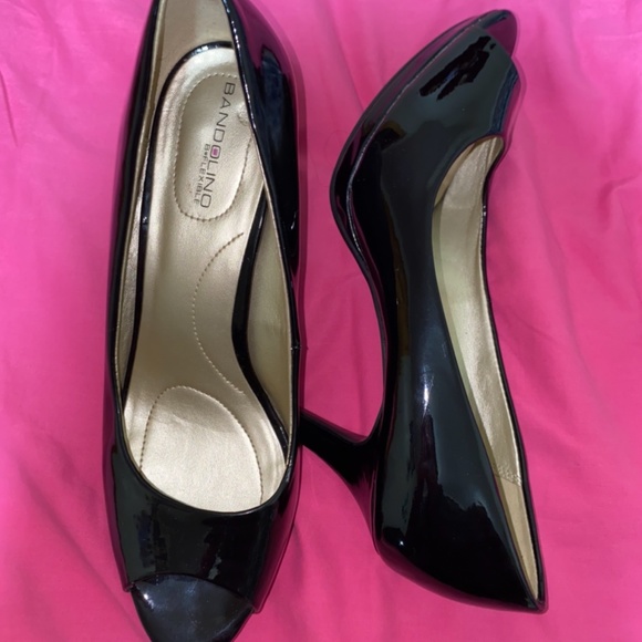 Bandolino B• Flexible Open Toe Platform Heels - Picture 5 of 6